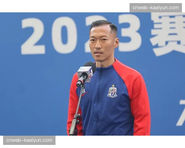 吴曦37岁仍场场拼满全场 申花中场核心展现老将担当与经验价值